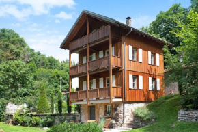 Gutenburghüsli mit Garten am Fluss